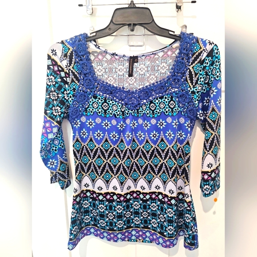Susan Lawrence Boho Floral Geometric Top Medium Crochet Neck 3/4 Sleeve USA Made